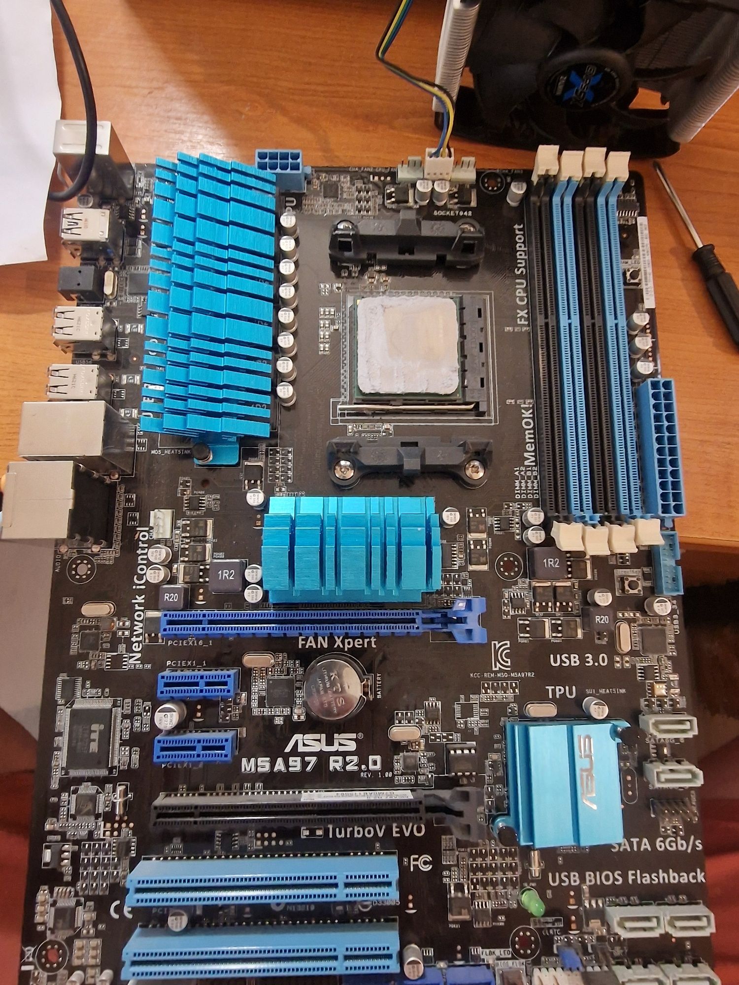 Комплект материнська плата Asus M5A97 R2.0 sAM3+, та amd fx8300