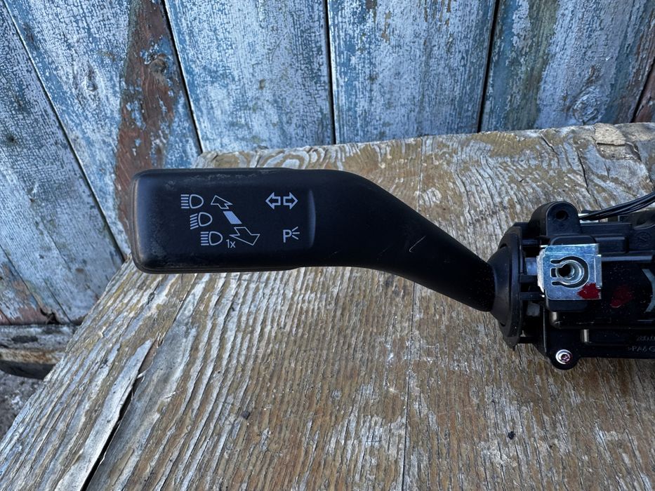 Подрулевой переключатель Skoda Octavia A5 Volkswagen Tiguan