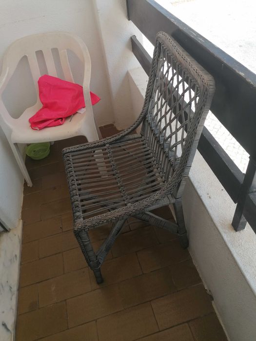 Cadeira em vime bom estado