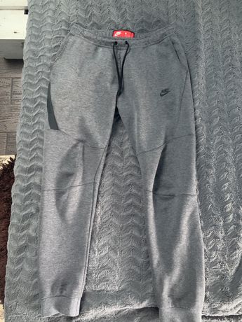 Spodnie Nike tech fleece size M