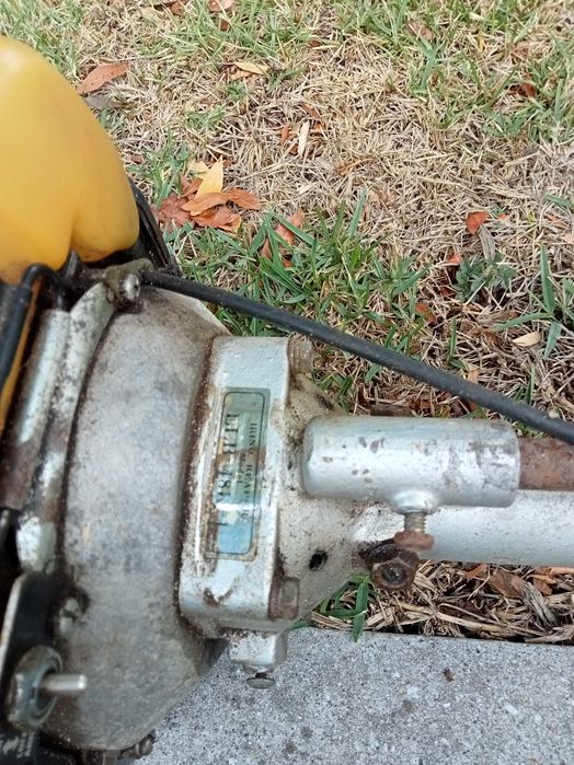 Máquina cortar mato