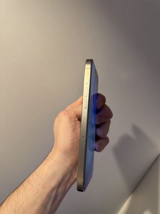 Iphone 15 pro max 256 gb natural titan igla