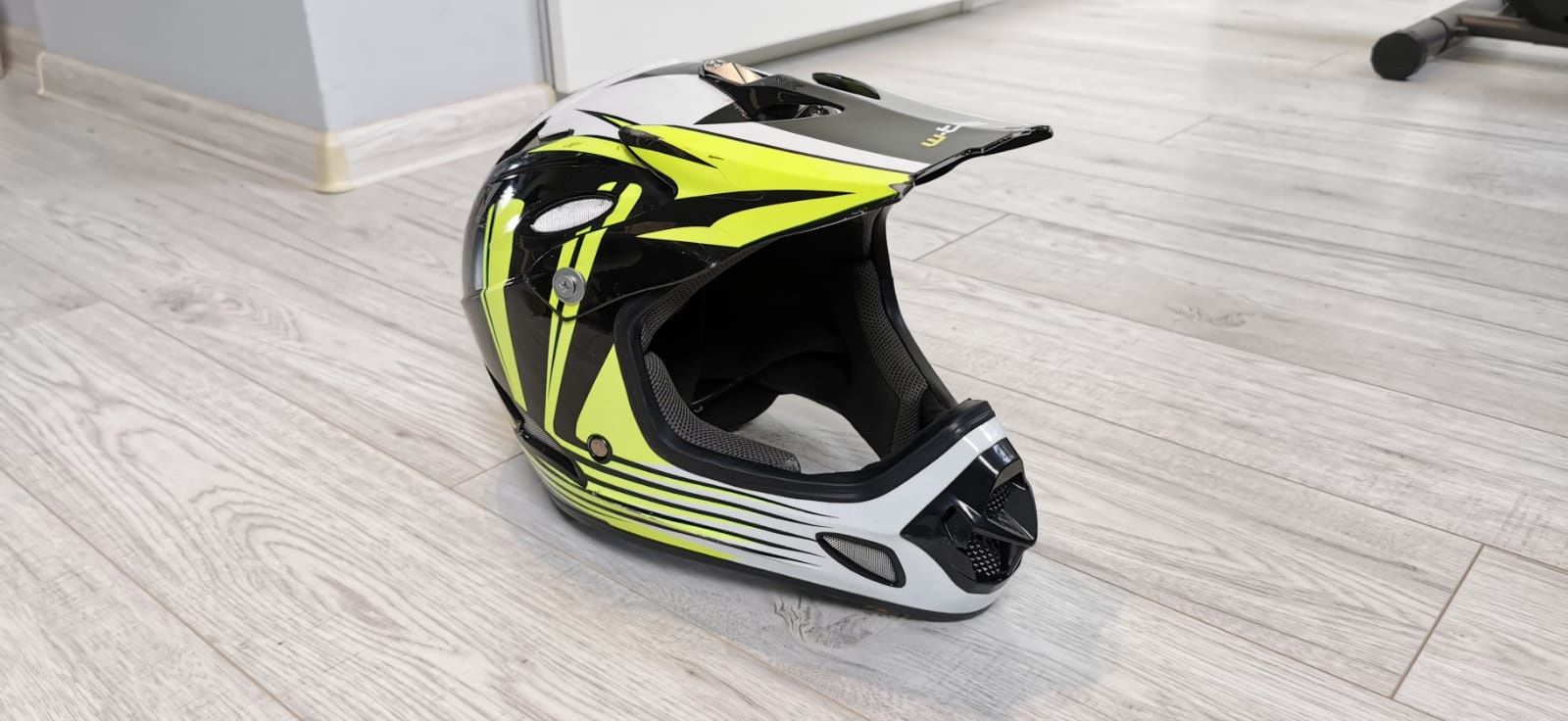 Kask Downhill na rower motor