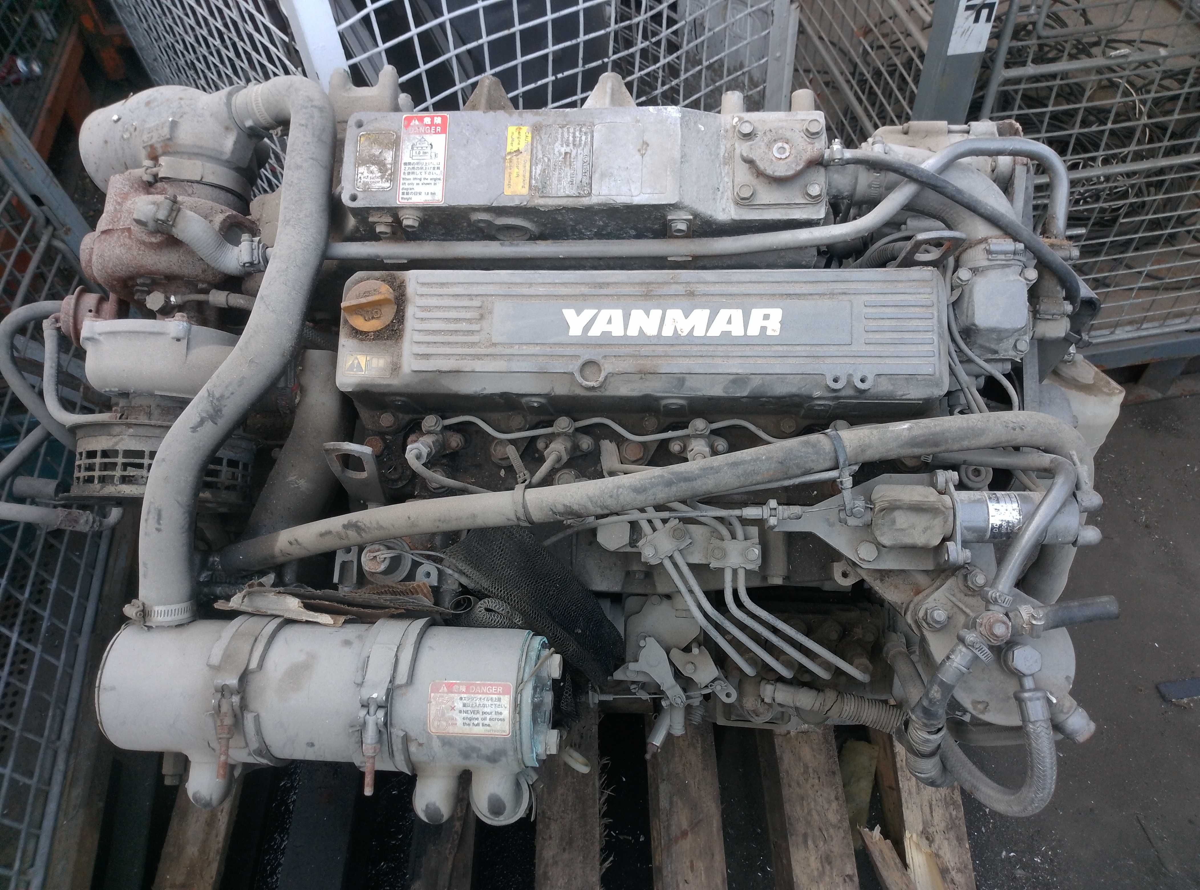 Motor marinho yanmar 4LHA-STP
