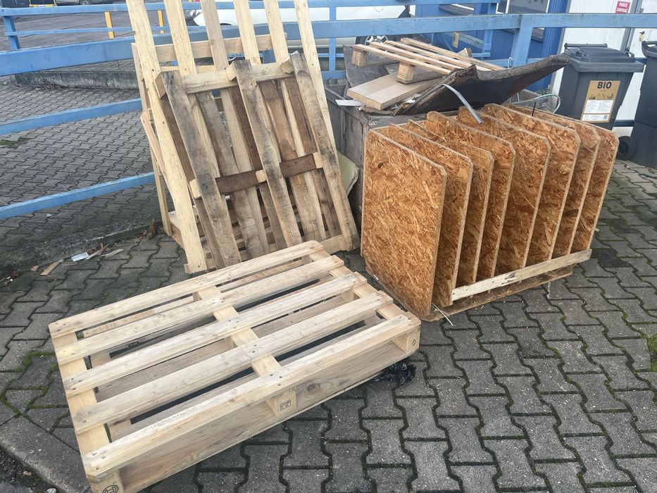 Oddam palety itp na opał do spalenia