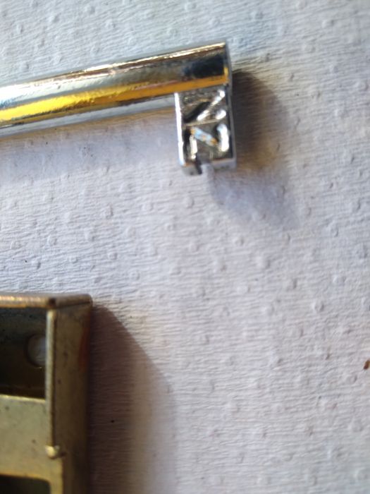 Kultowy klucz meblowy szafa, barek Fam z zamkiem Prl