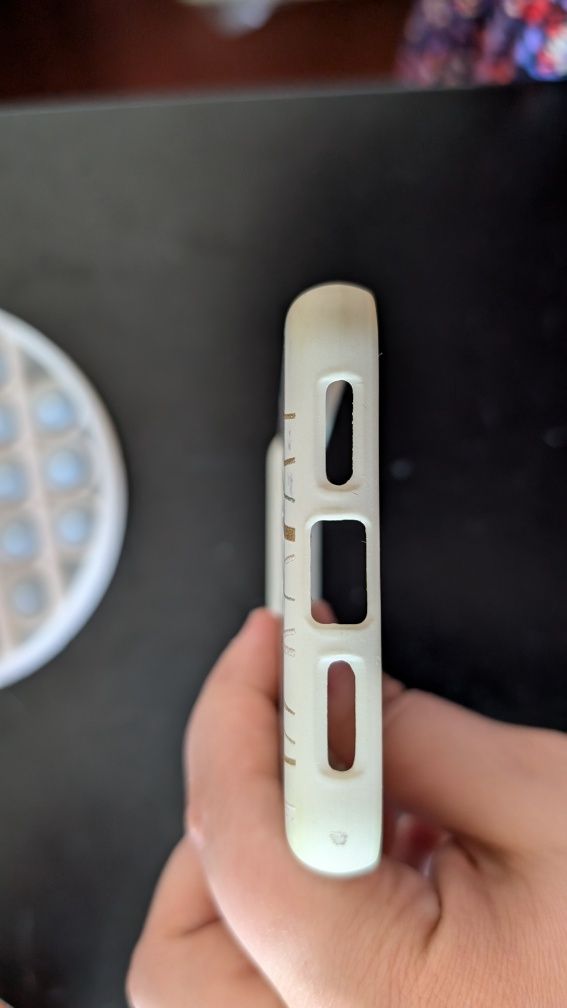 чохол pixel 8 pro бежевий