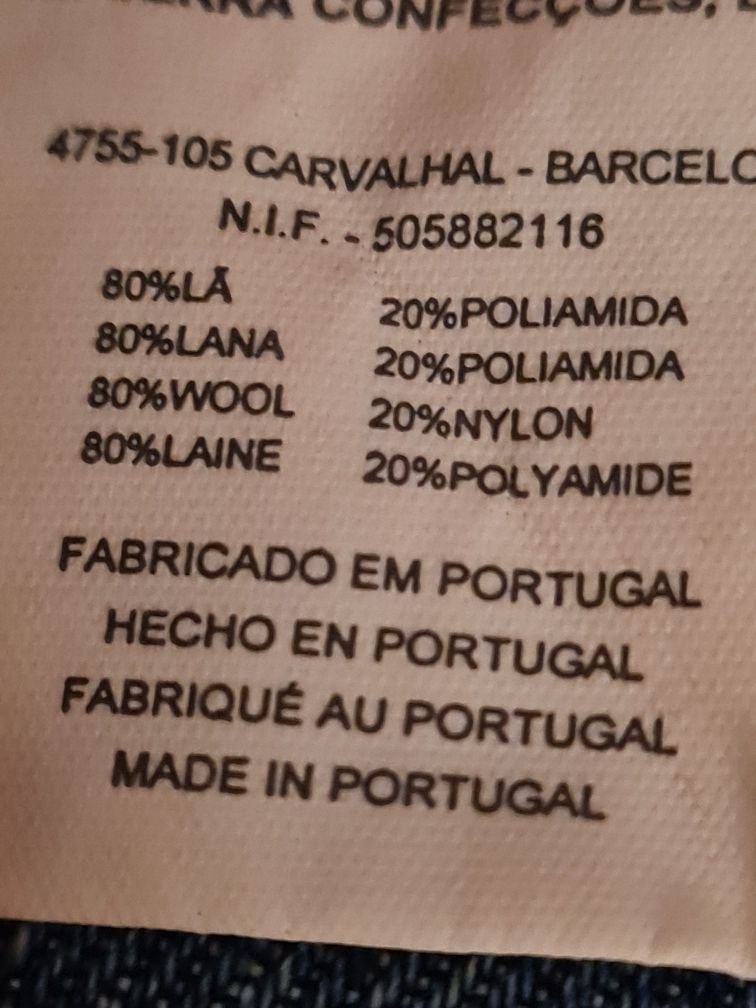 Bolero 80% lã. Bordeaux. 4 anos