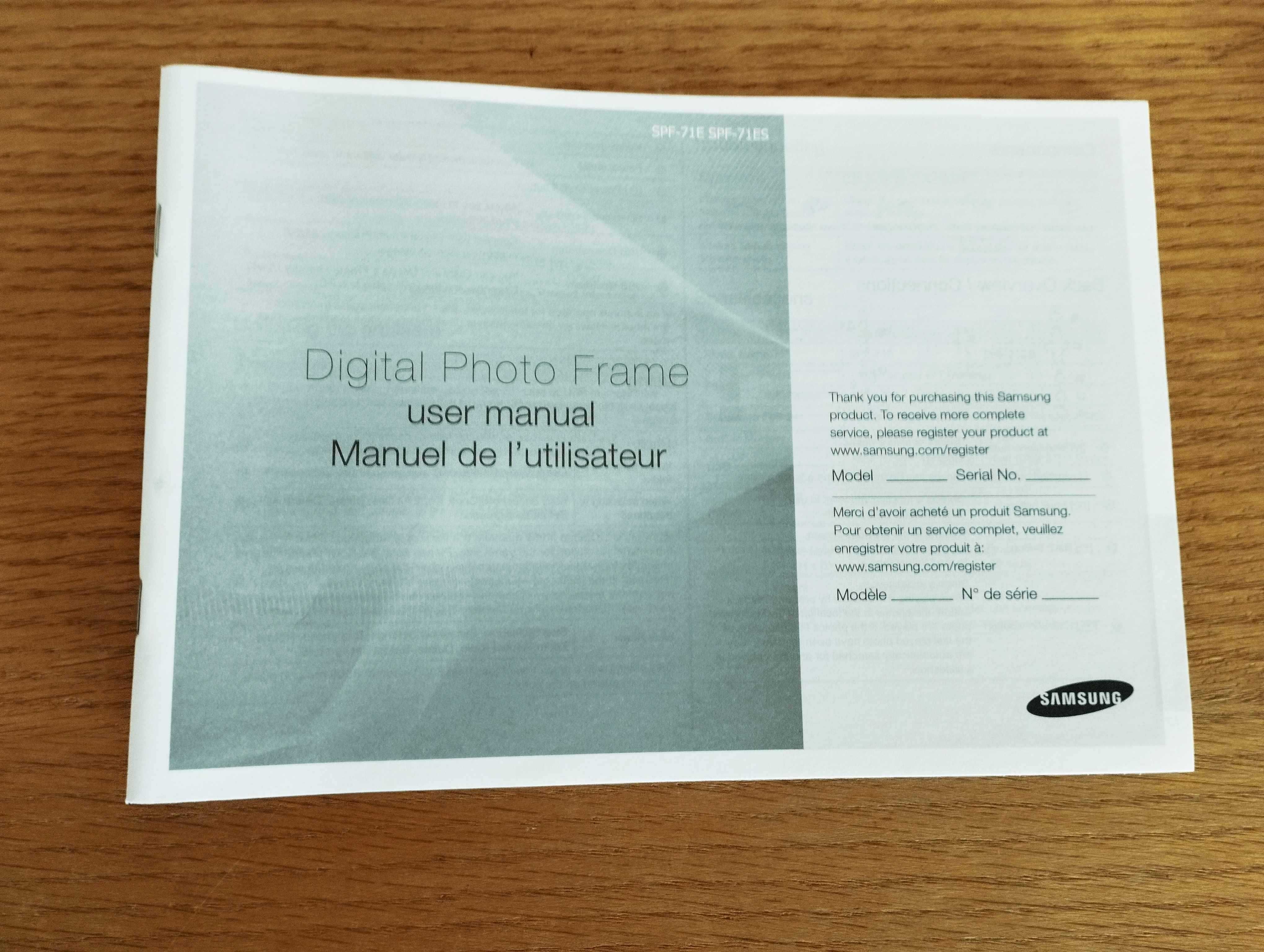 SAMSUNG Digital Photo Frame SPF-71E