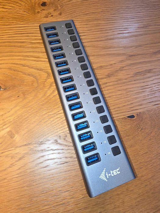 Hub USB 3.2 16 portów