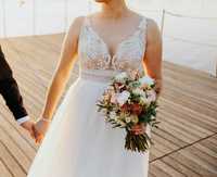Piękna suknia ślubna w dobrym stanie - po czyszczeniu