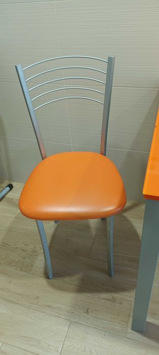 Mesa de Cozinha Extensível/tampo de vidro-inclui 2 Cadeiras + 2 bancos