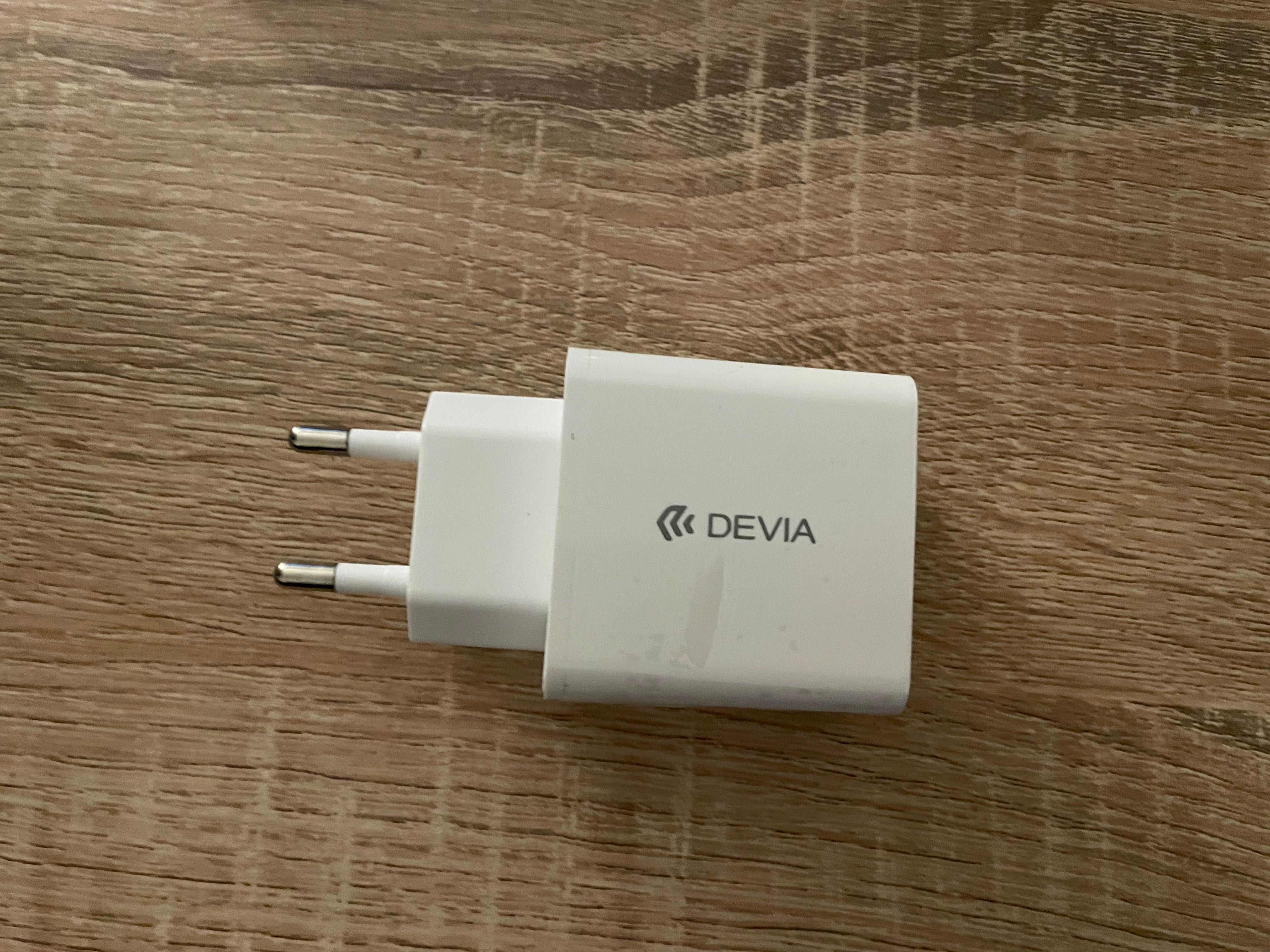 Adaptador Carregador USB-C DEVIA 20W