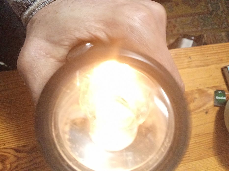 Фонарик ручной динамический , жук , жучок.