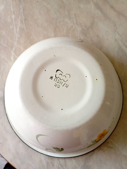 Миски эмалированные советские