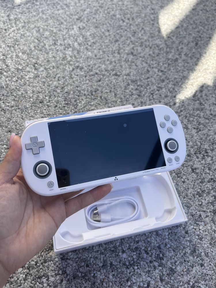 mini konsola TRIMUI smart pro