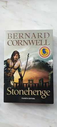 Livro Stonehenge de Bernard Cornwell