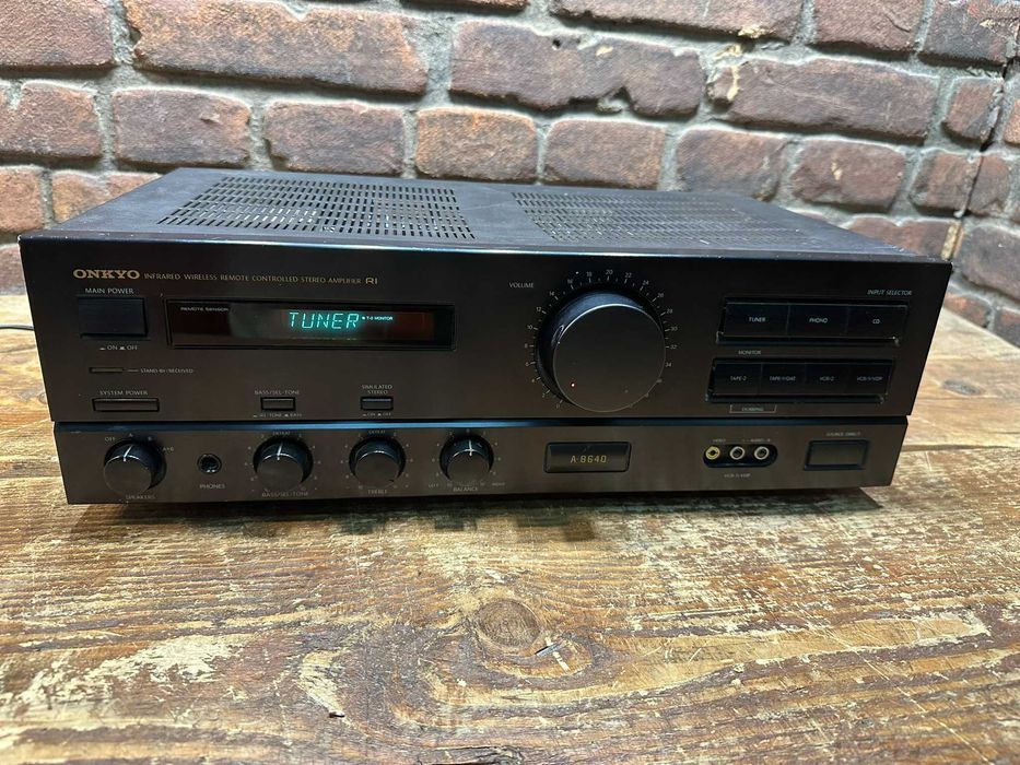 Wzmacniacz  Onkyo A-8640