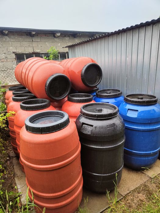 Beczki 220l na deszczówkę lub do przechowywania różnych rzeczy;)