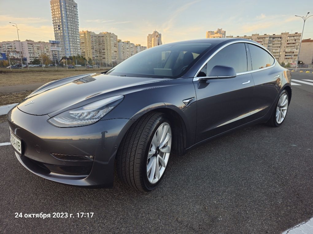 Продам либо обмен Tesla Model 3 Long Range Dual Motor.