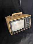 Radziecki przenośny telewizor Elektronika C-431D
