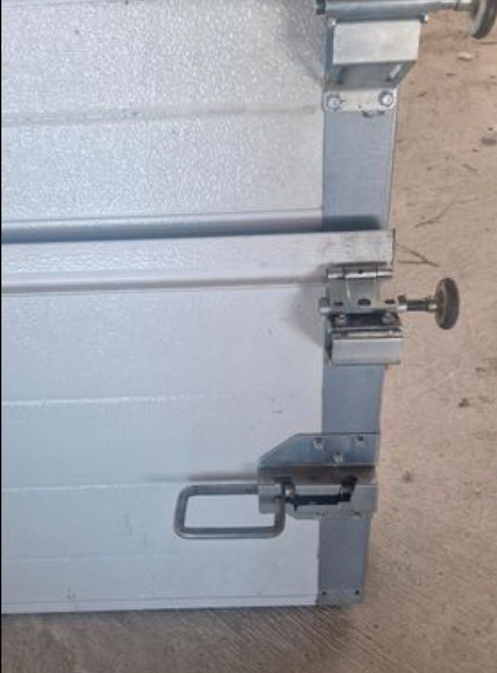 Brama garażowa elektryczna / mechaniczna 2,50x2,60, 3,10x2,80