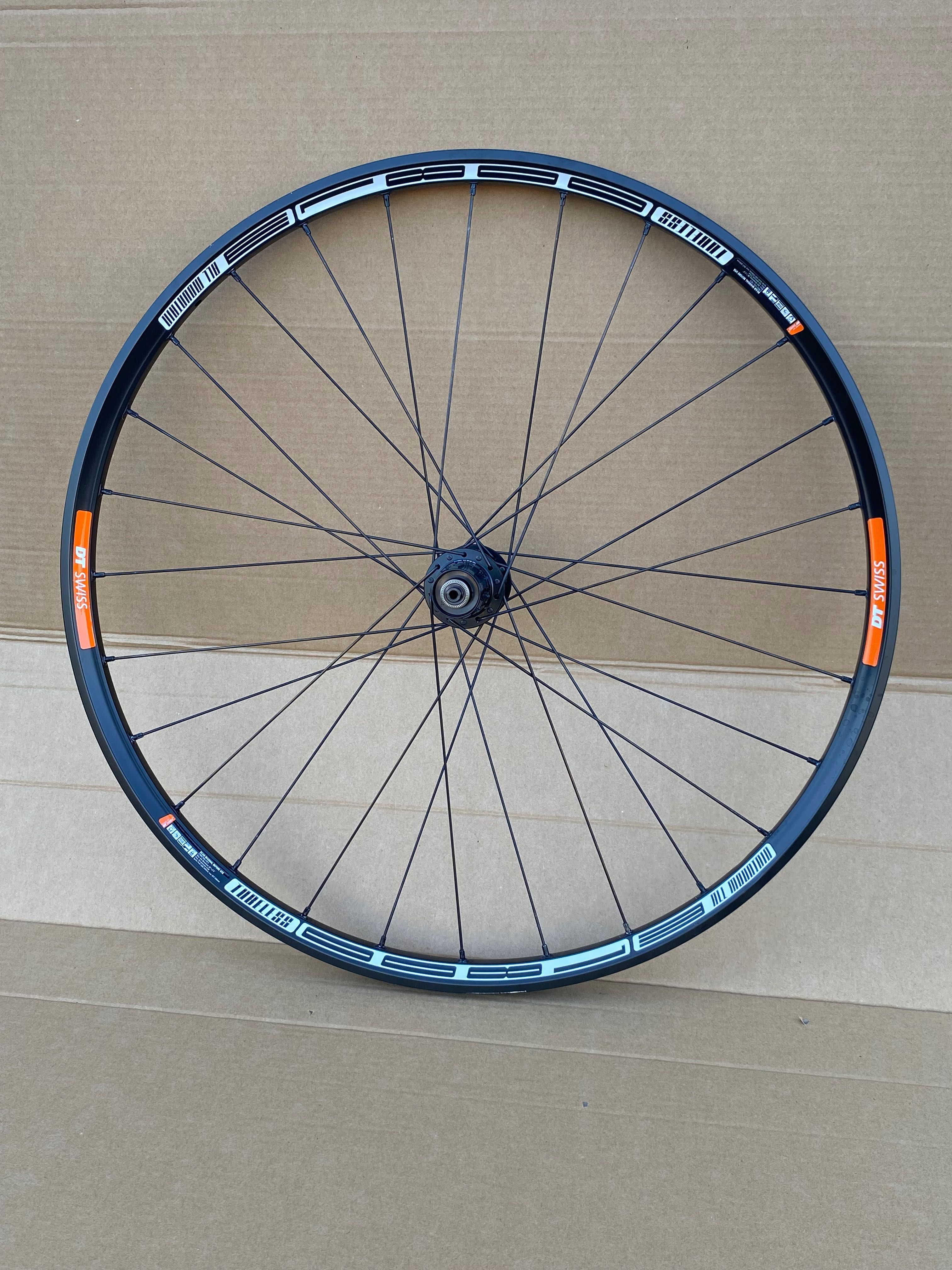 Koło tylne DT SWISS M1800, TUBELESS, 26'' [559x19.5] FV, nowe /013-029