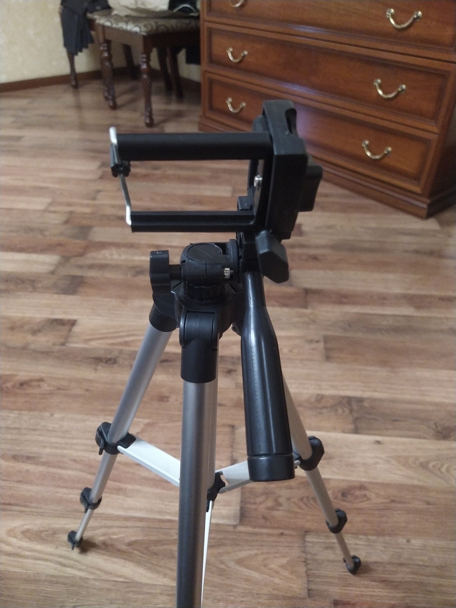 Штатив TRIPOD 3110