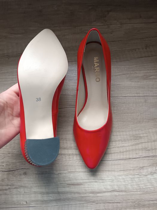 Eleganckie czerwone czółenka 38 skóra nowe