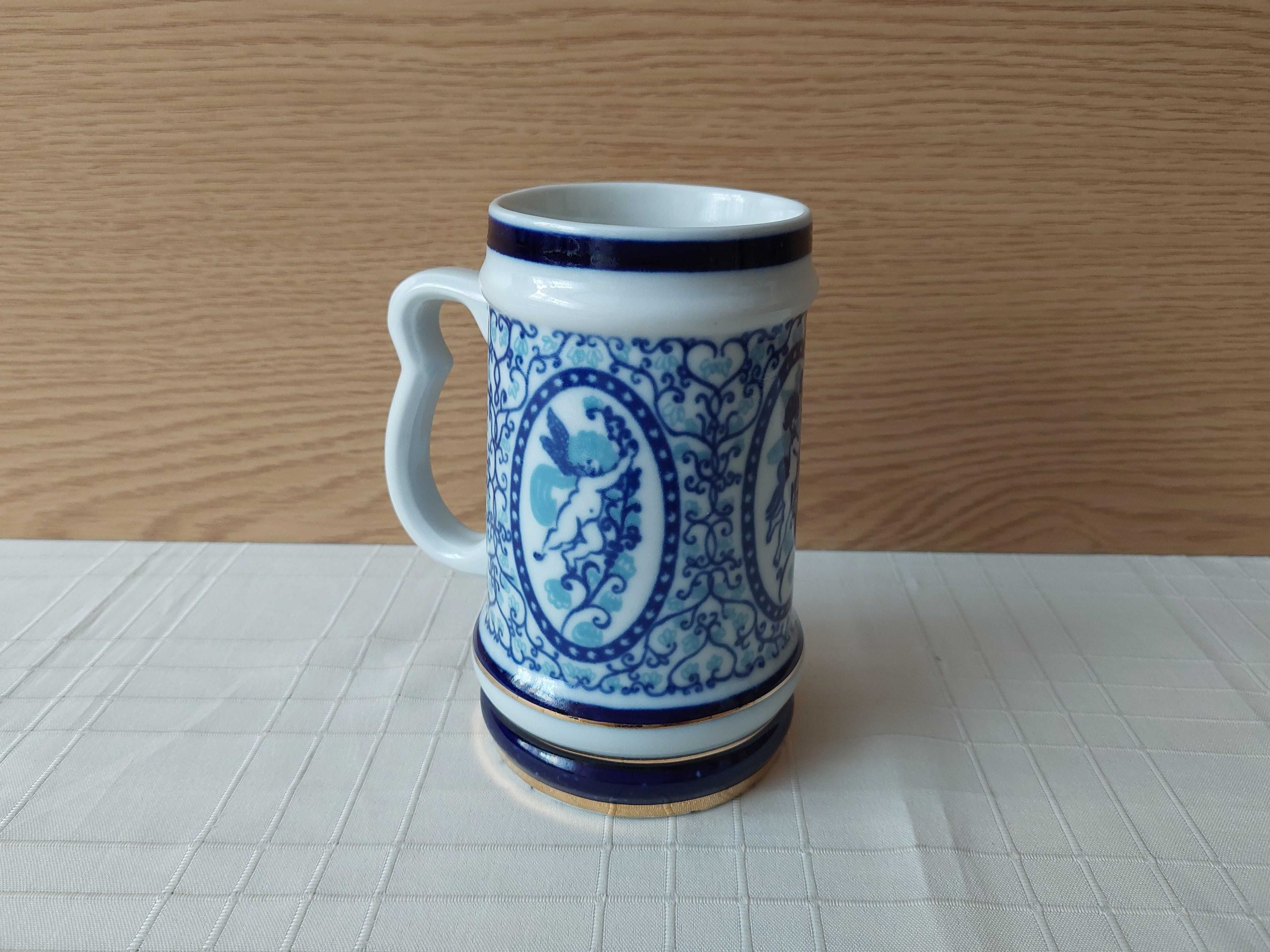 Ceramiczny kufel z niebiesko-złotym motywem (Bogucice)