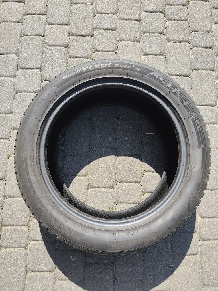 Opony zimowe Hankook 235/50 R18