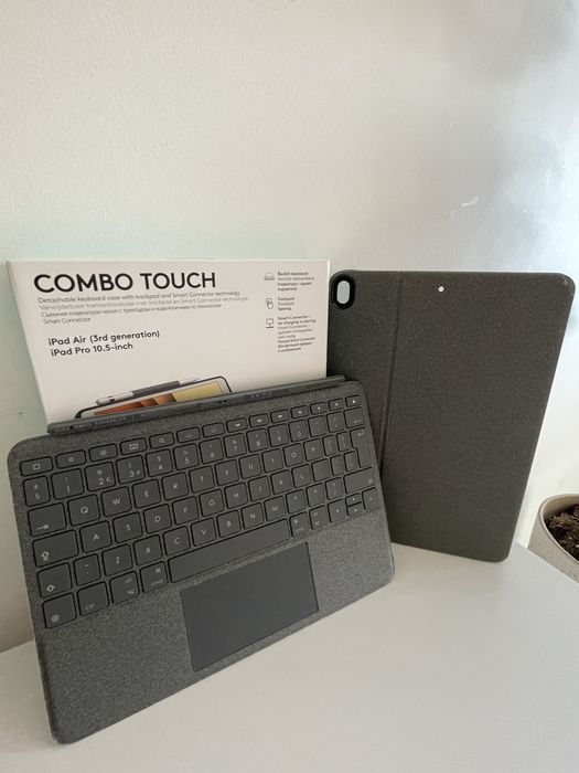 Logitech Combo Touch (Teclado e case de iPad)