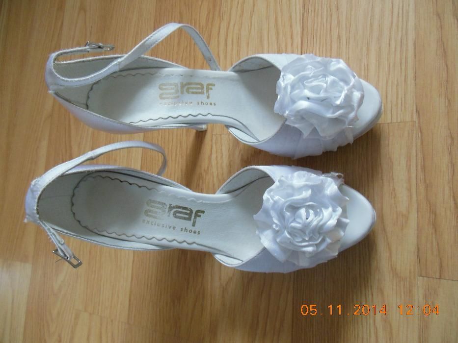 buty ślubne białe