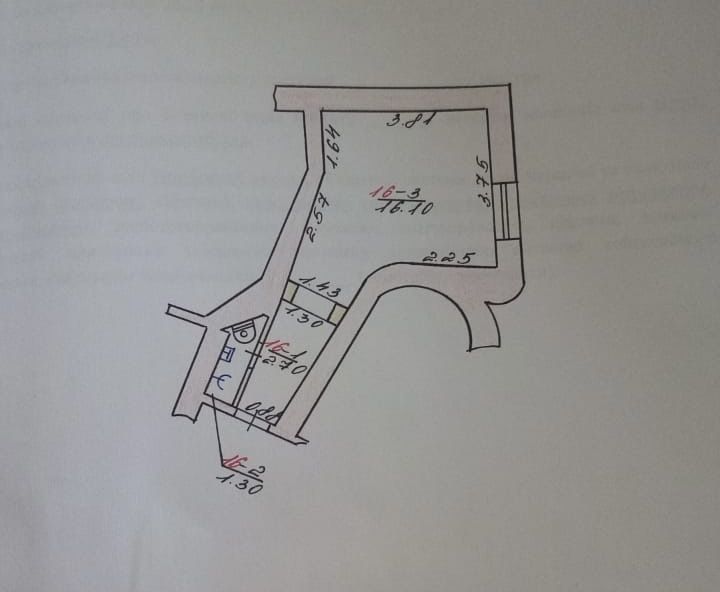 Продається 1 кімнатна напів цоколь