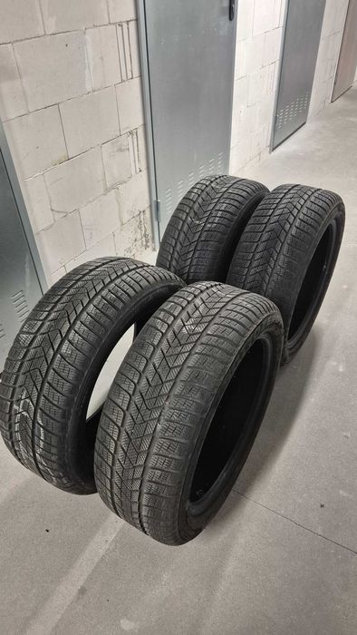 Opony zimowe Pirelli SottoZero 3 245/45 R18 100V