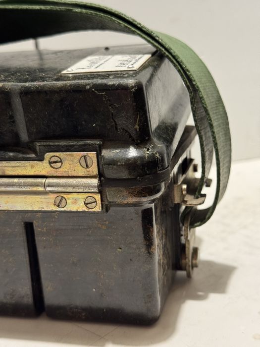 Полевой телефон RFT FF-63 (ГДР). Оригинал, бакелит, кривошип, ремень