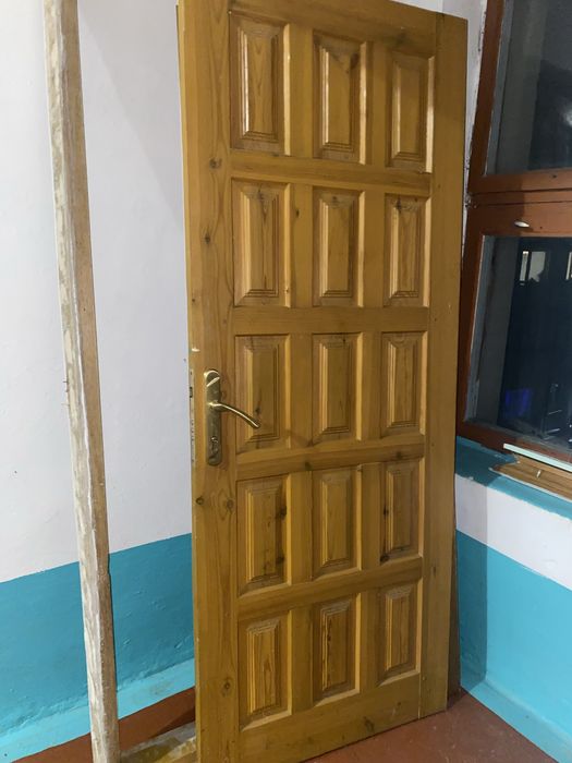 Двері б/у в хорошому стані дві пари