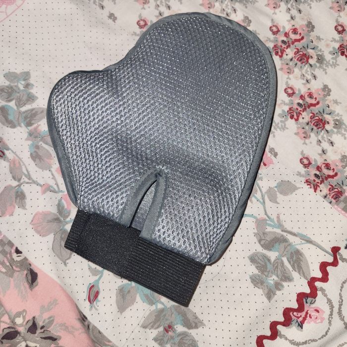 Щитка расческа рукавица.для животных ,котов ,собак