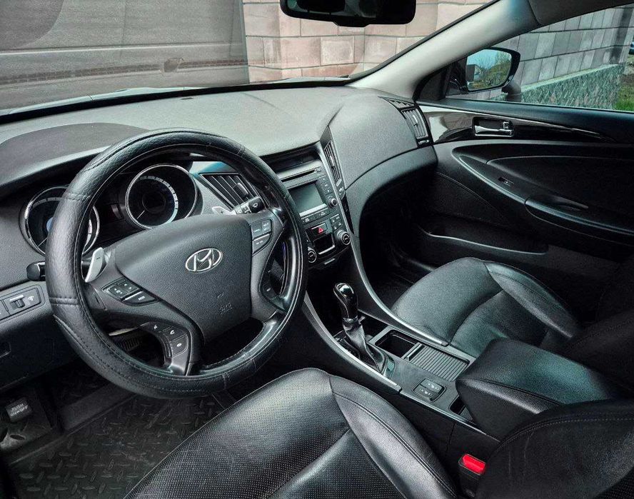 Hyundai Sonata 2013 автомат 2.4 AT (178 к.с.)  •  Premium