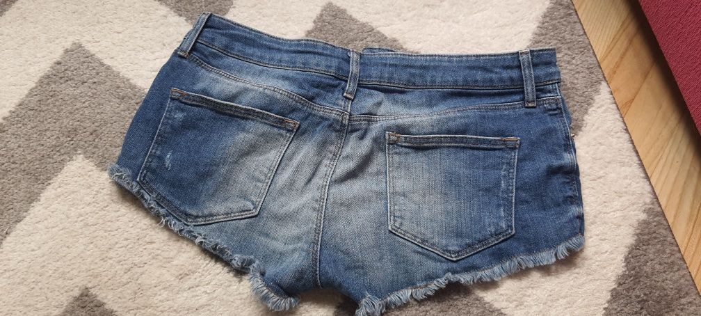 Krótkie spodenki shorty jeansy jeansowe moto 38