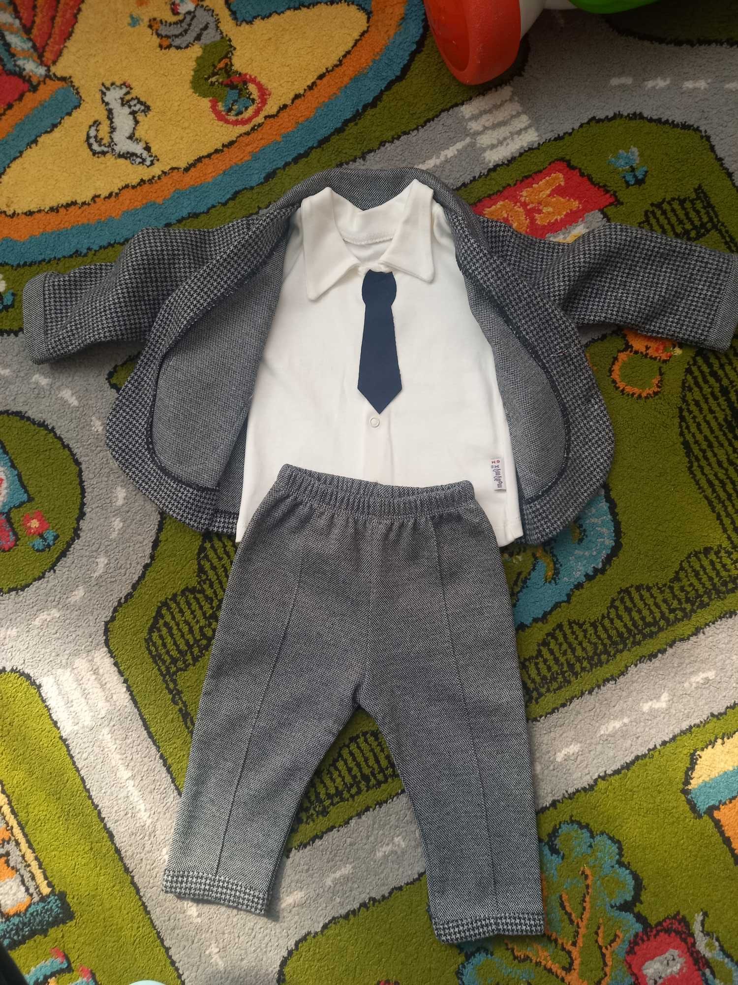 Нарядний костюм для хлопчика 6-12 міс