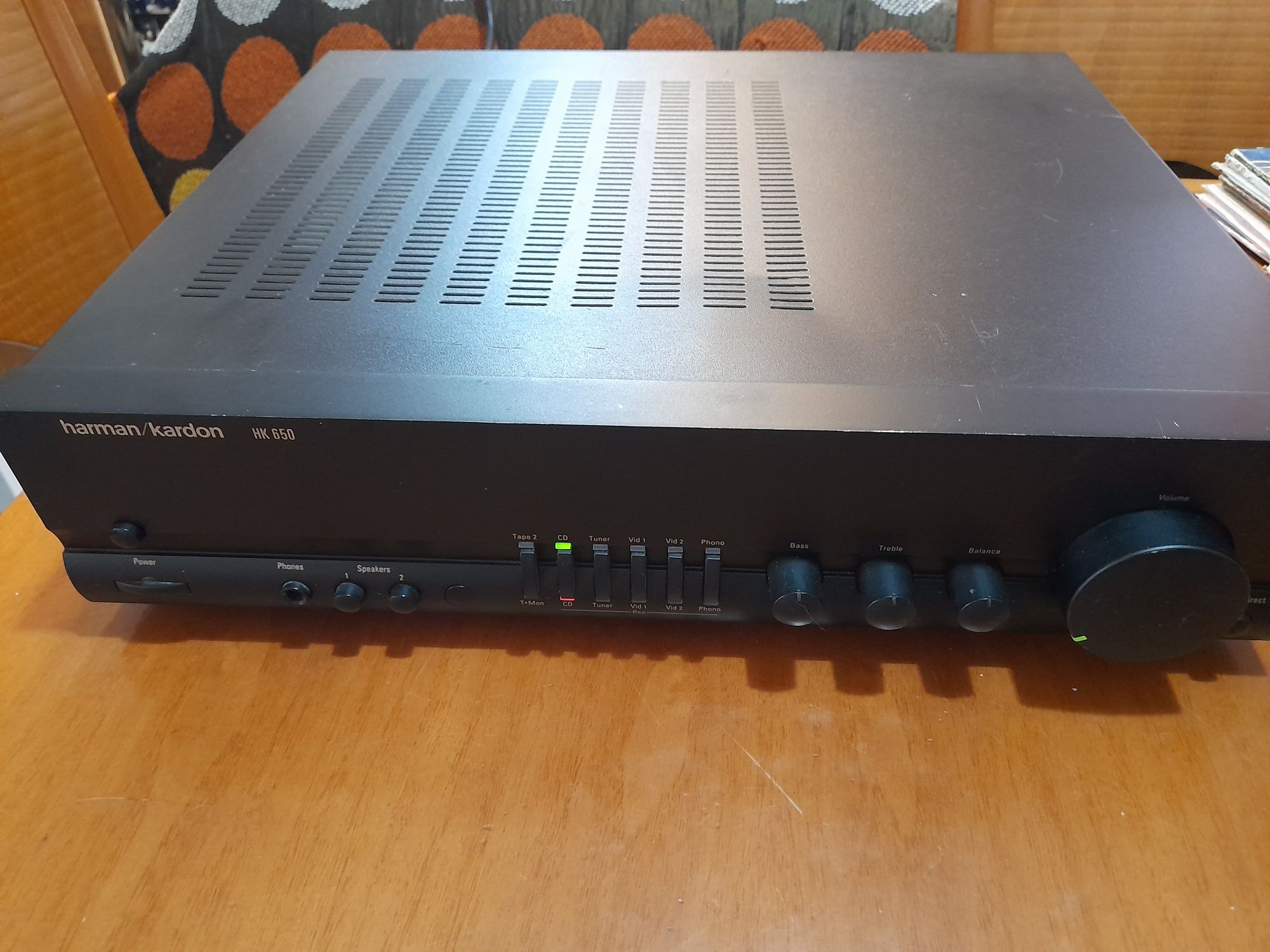 Amplificador Harman/Kardon com comando e livro de instruções