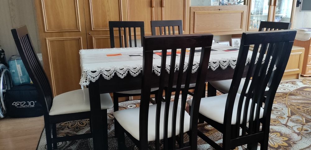 Stół rozkładany +6 krzeseł