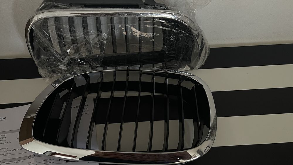 Peças NOVAS BMW: Grelha Capo E46, Farolim 3 Sedan E90, Farol LD E60