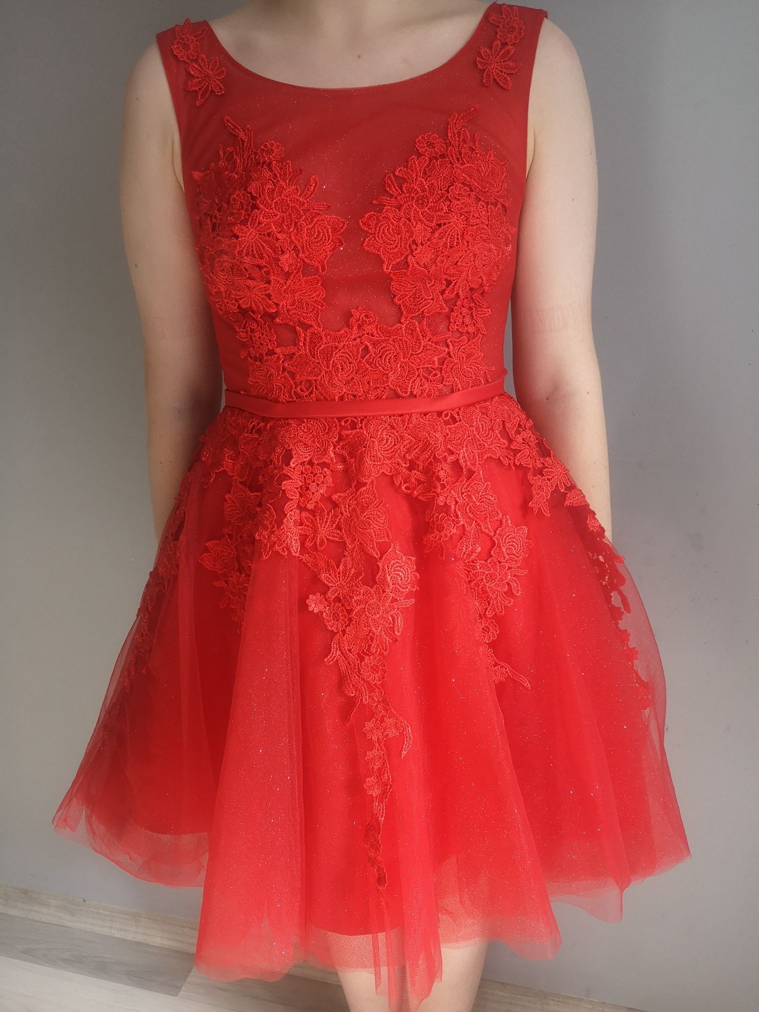 Sukienka czerwona roz 36