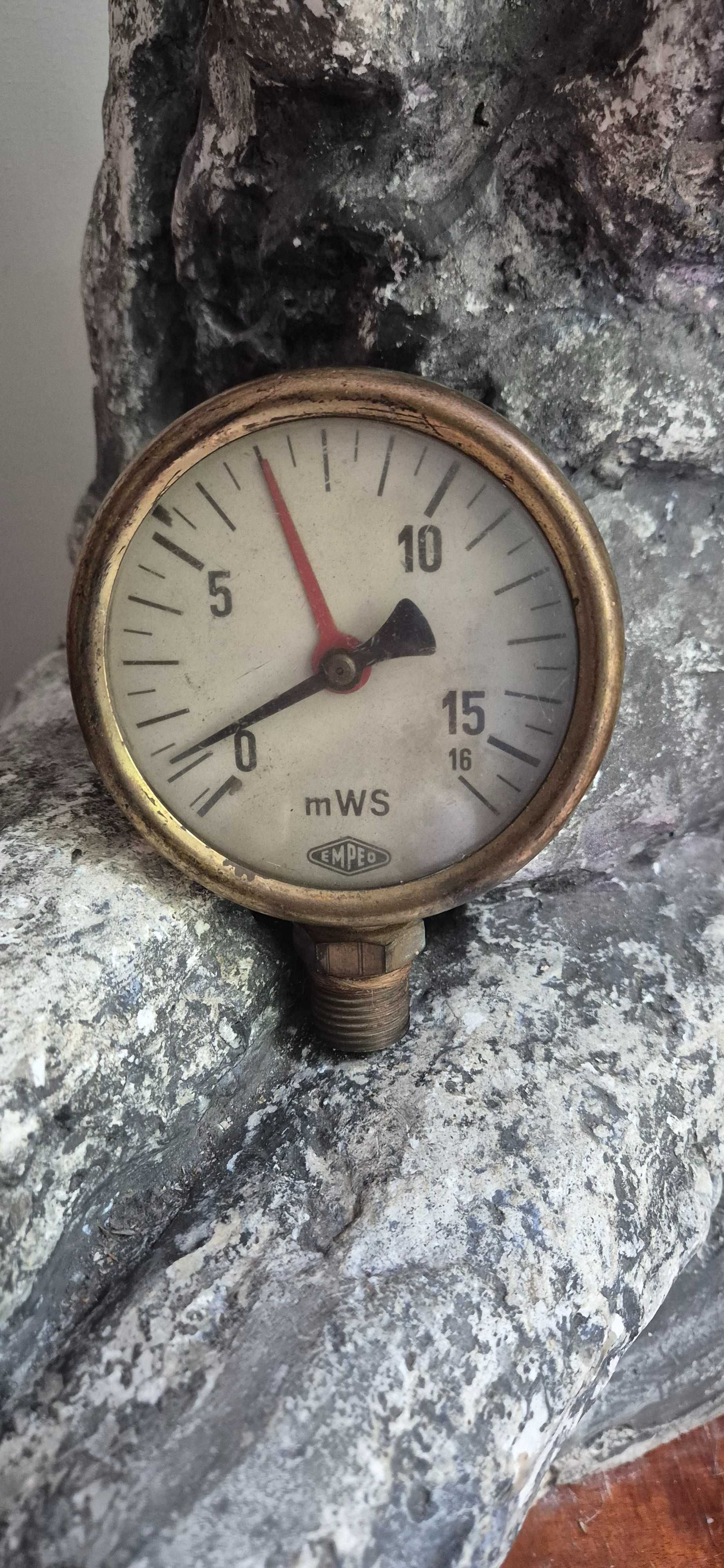 Mosiężny manometr antyk vintage EMPEO  dekor techniczny industrial