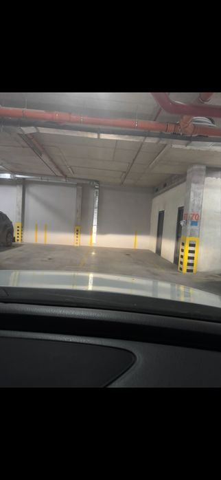 Паркінг з зарядкою для електромобіля | Малоголосківська | 4000 грн