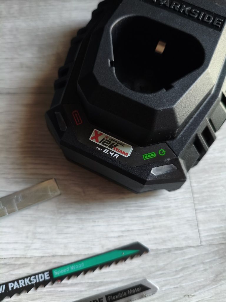 Sprzedam nową wyrzynarkę parkaide performance 12v 2 akumulatory 2Ah