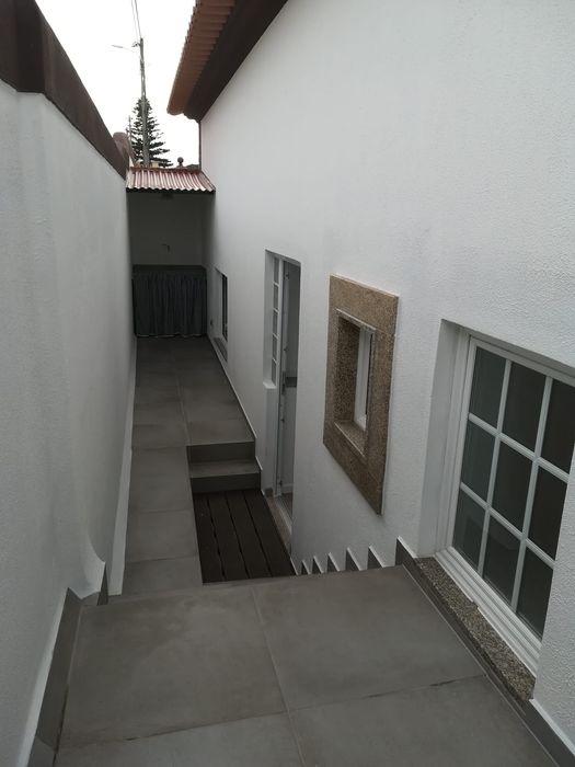 Aluga casa  (Periferia de TORRES VEDRAS)