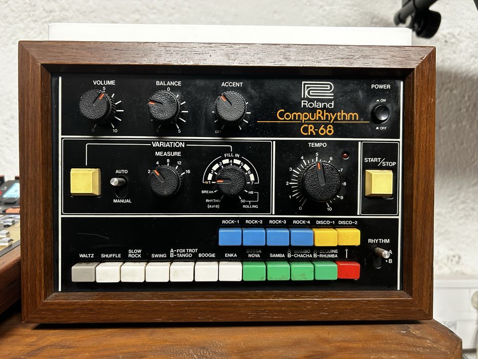 Roland Cr-68 drum machine